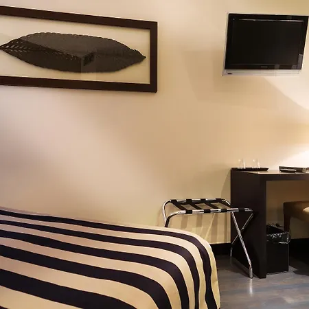 Hotel Arc Elysées Parigi