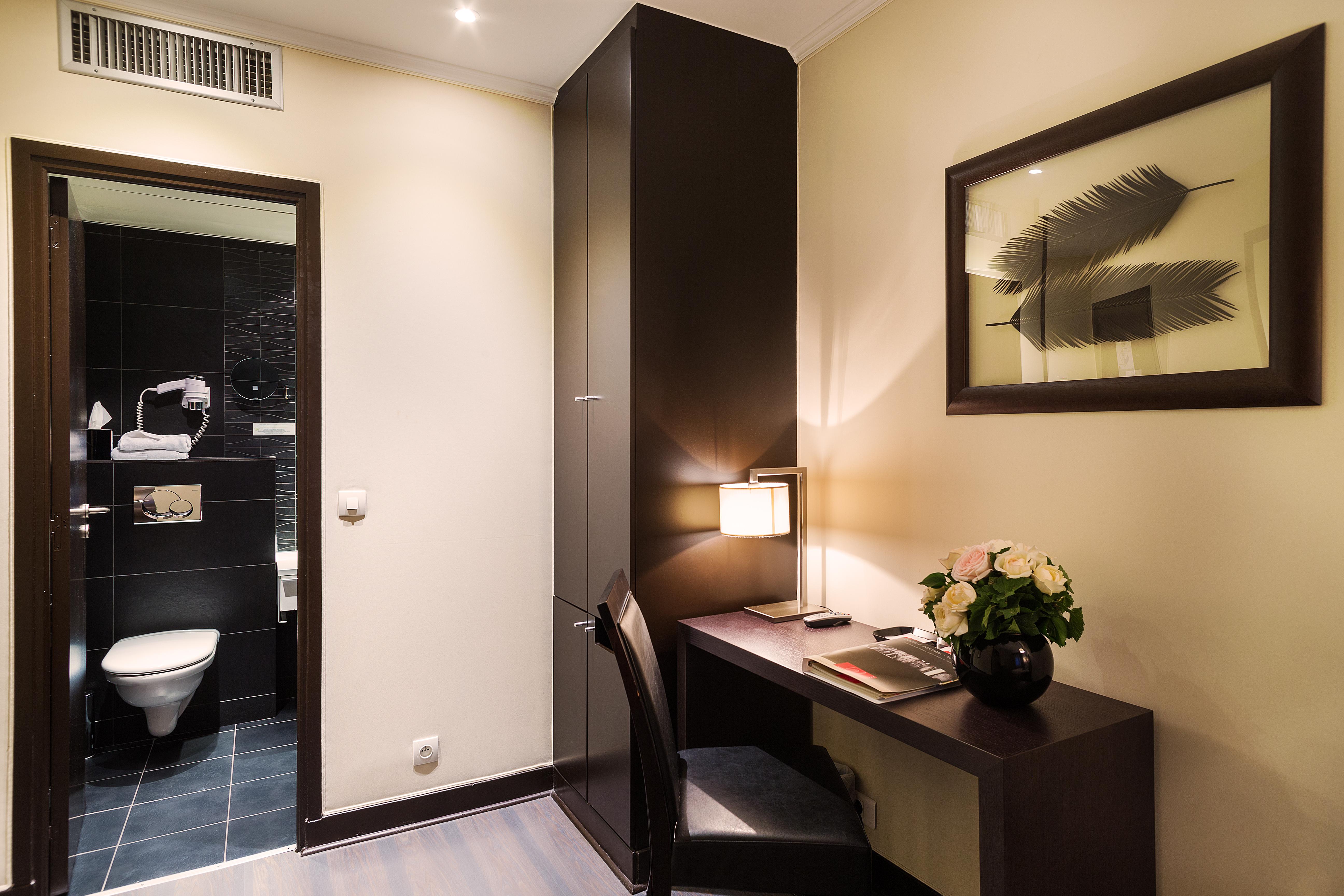 Hotel Arc Elysees Paris