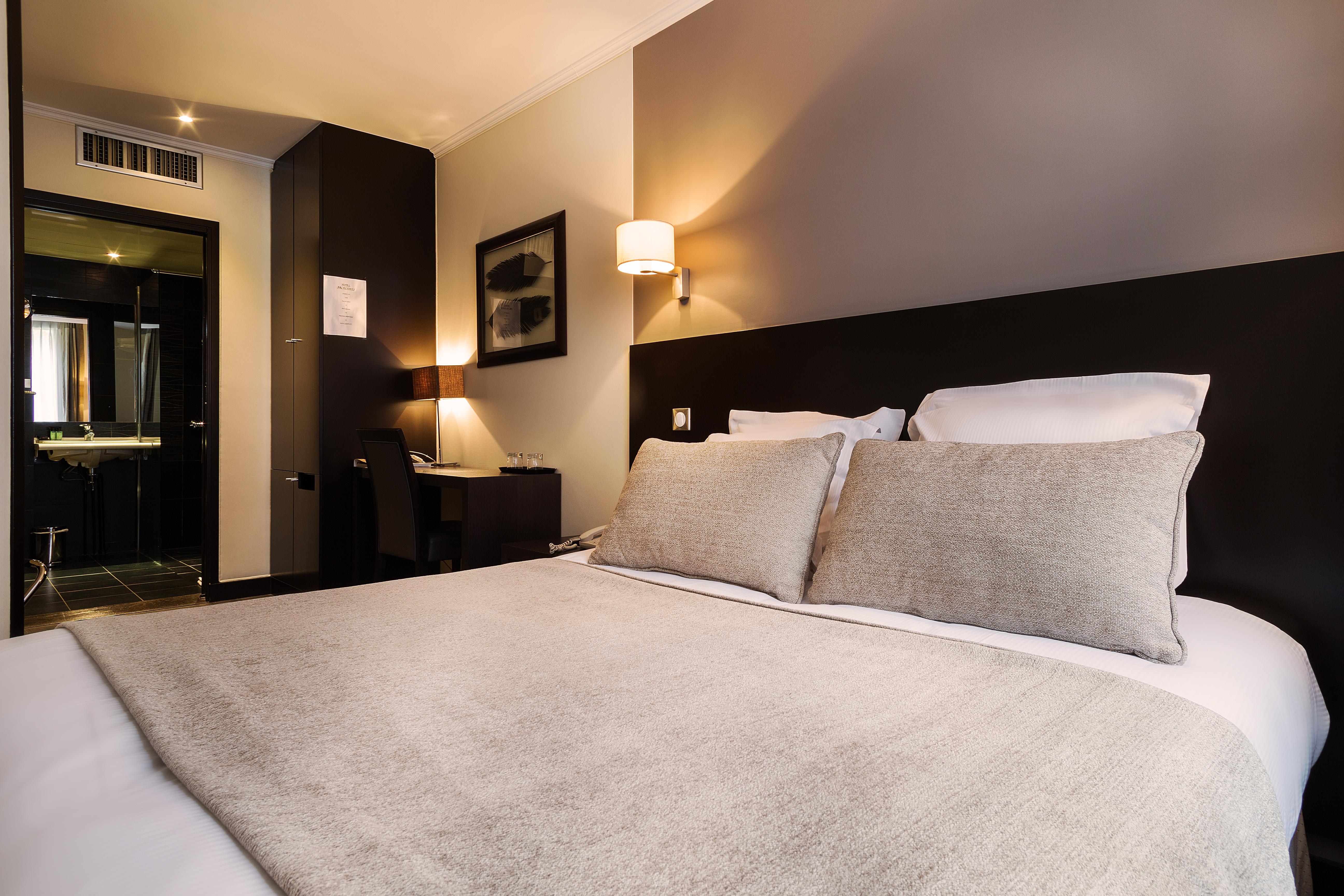 Hotel Arc Elysees 3*