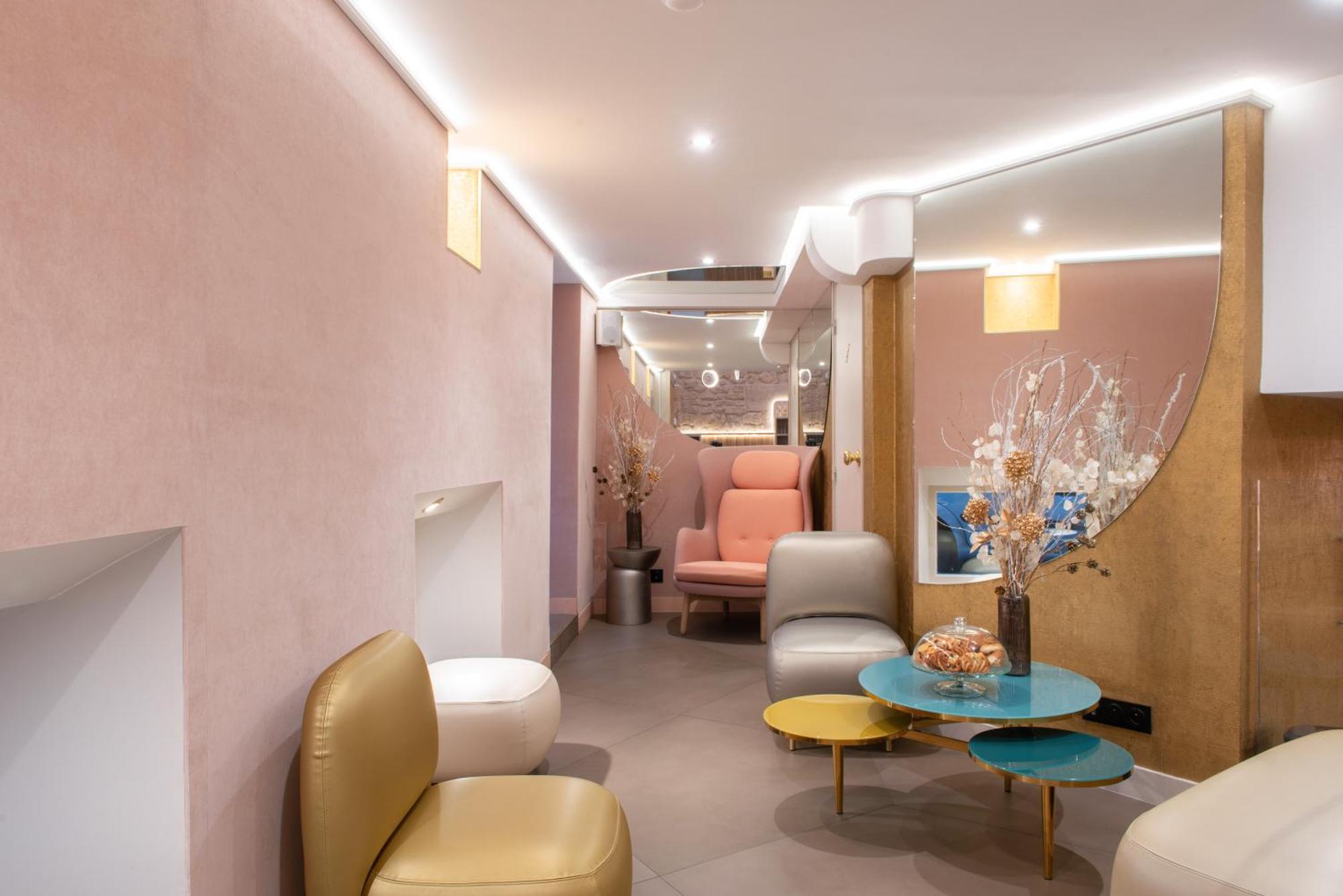 Hotel Arc Elysees 3*