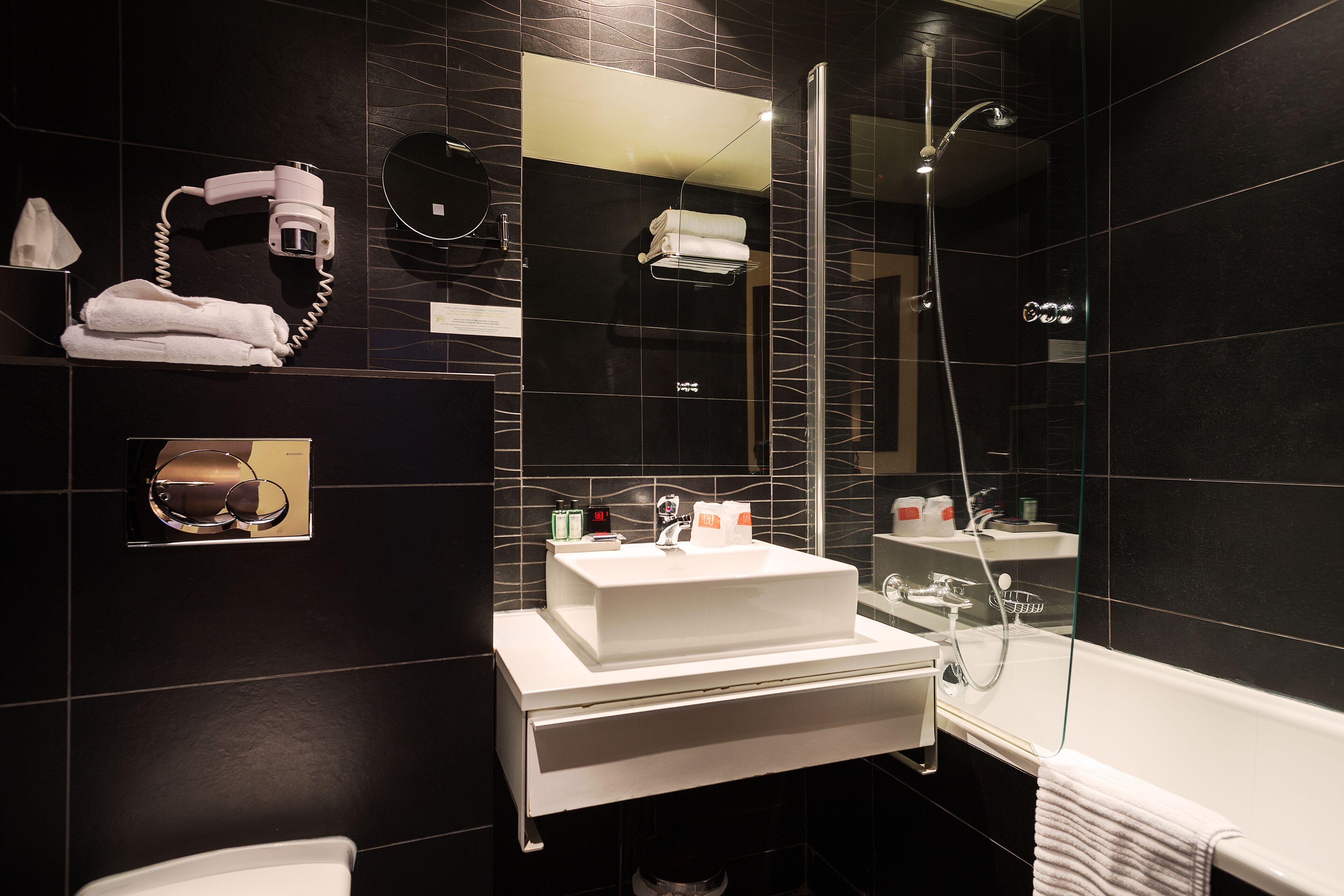 Hotel Arc Elysees 3*