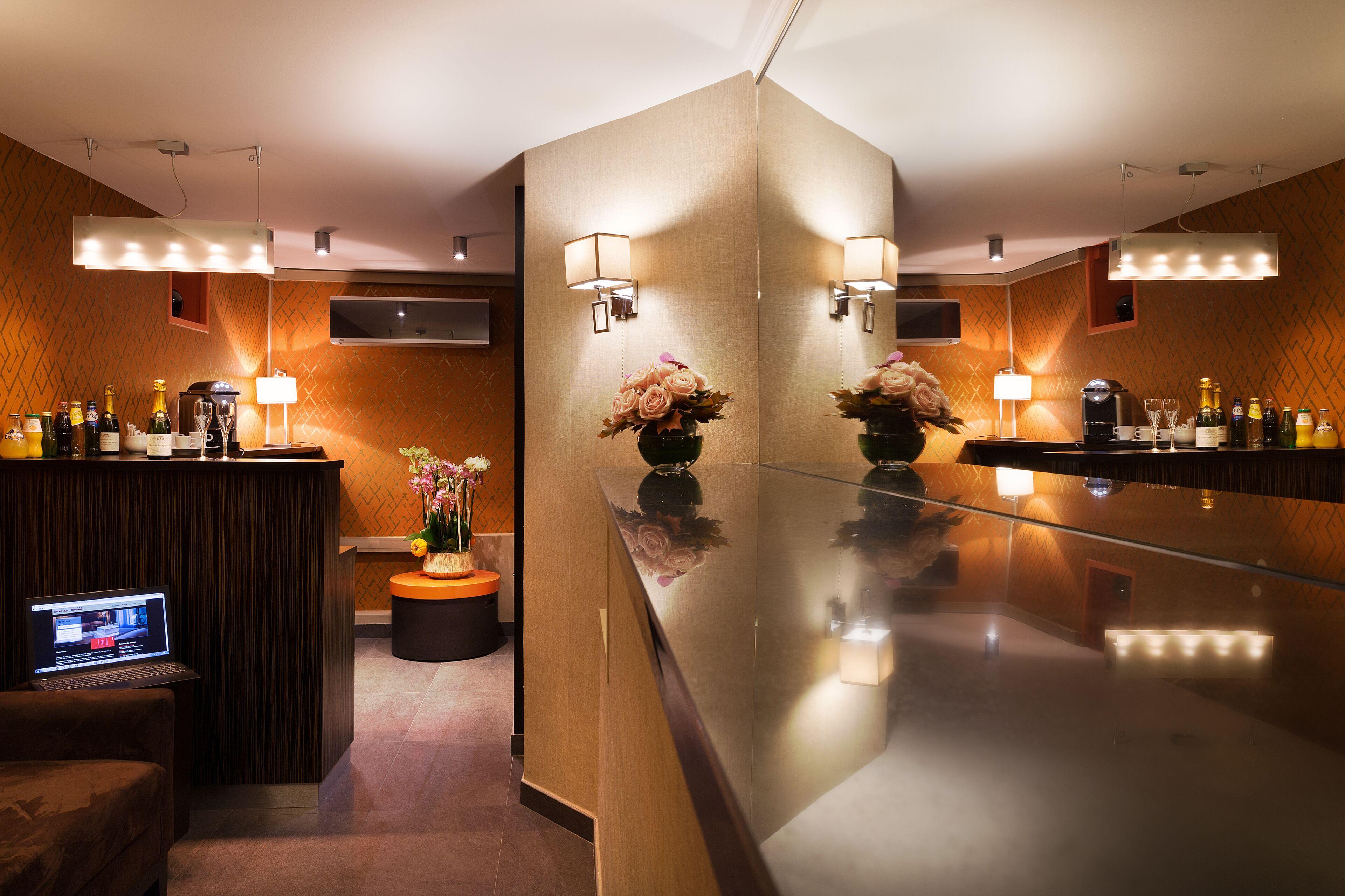 Hotel Arc Elysees 3*