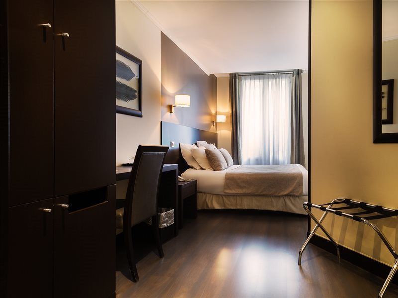 Arc Elysees 3* Paris